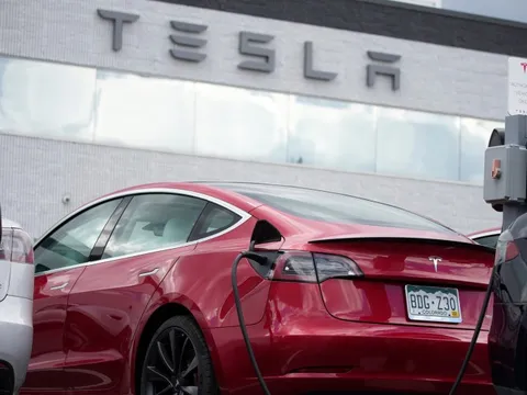 Chiêu giảm giá xe điện của Tesla bắt đầu phản tác dụng, các hãng xe chạy theo cẩn thận nhận 'trái đắng'