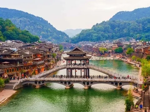 Tour du lịch Trung Quốc giá rẻ hết chỗ sau ít ngày mở bán