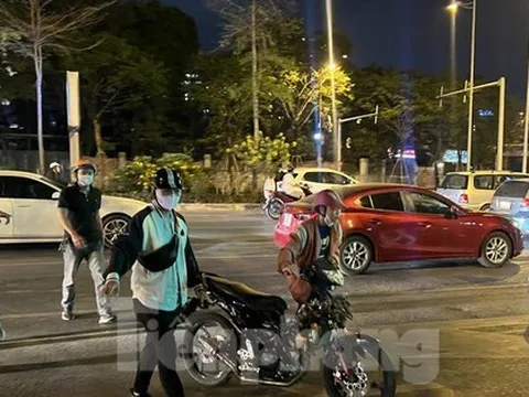 Cảnh sát 141 hóa trang ‘tóm' loạt xe phân khối lớn độ pô gây náo loạn đường phố