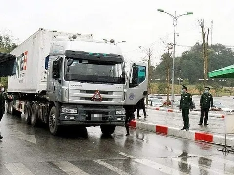 Giảm số lần, tiền miễn thuế nhập khẩu hàng hoá theo hình thức trao đổi cư dân