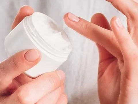 Thu hồi toàn quốc lô kem trắng PC Whitening Cream