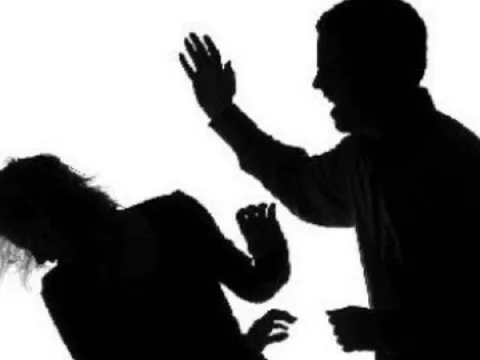 Nghi án chồng đánh vợ tử vong rồi chở về quê nói bị tai nạn lao động