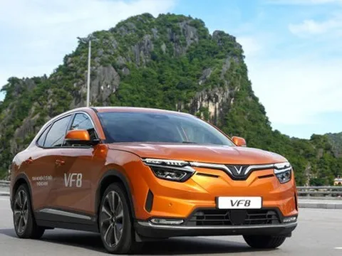 Tỉ phú Phạm Nhật Vượng rót vốn cho một hãng xe công nghệ, hỗ trợ tài xế đổi sang xe điện