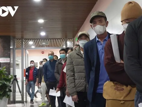 "Bệnh viện phải công khai khó khăn, không để bệnh nhân tự mua kim tiêm, dây truyền"