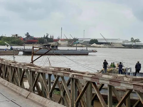 Tìm thấy thi thể nam nhân viên rơi xuống sông vụ tàu Việt Á 3.000 tấn va cầu phao