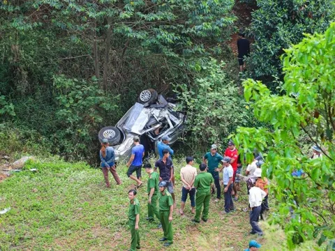 Tai nạn nghiêm trọng trên đường tránh Bảo Lộc, 2 ông cháu tử vong