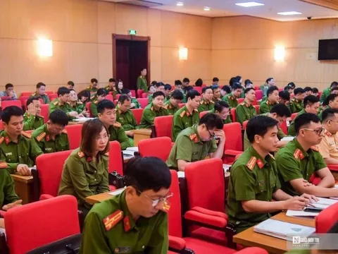 Tập huấn nâng cao ứng dụng thi hành Luật Cảnh sát cơ động