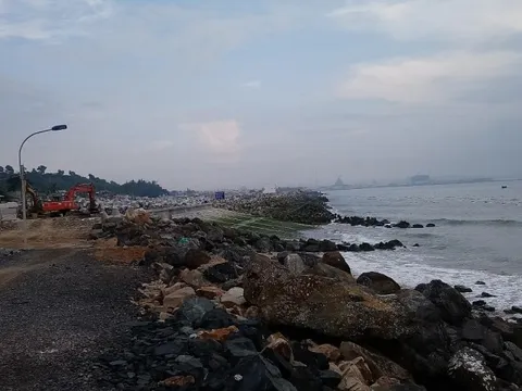 Kỷ luật phó giám đốc sở tham mưu xây kè không đúng vị trí phê duyệt của Chính phủ