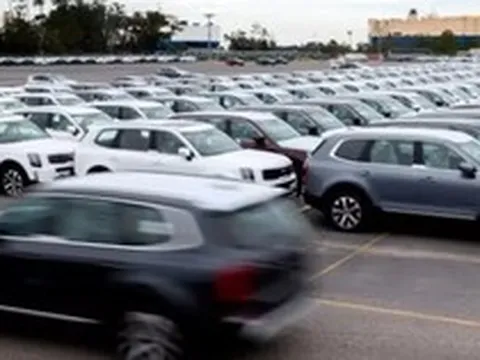 Một quốc gia láng giềng Việt Nam mà Tesla, BYD hay VinFast khó có cửa chen chân, người dân thờ ơ với xe điện vì...chỉ thích siêu xe