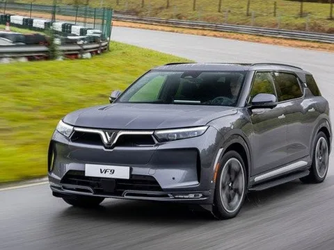 VinFast sẽ bàn giao mẫu xe điện cao cấp nhất cho khách Việt trong tuần tới, tiếp đến là VF 5 Plus