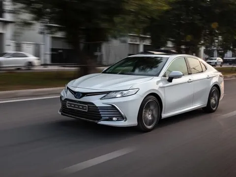 Bị ‘khai tử’ ở quê nhà, Toyota Camry kinh doanh ra sao tại Việt Nam?