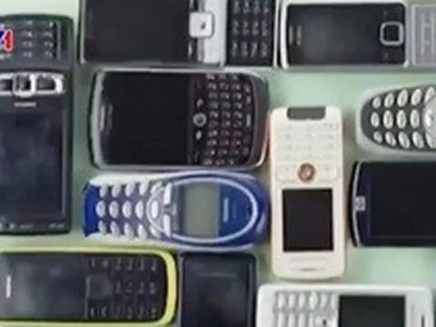 Sự trở lại của điện thoại “cục gạch”