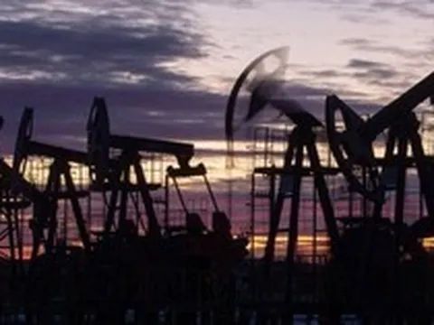 2 công ty giống tên, giống cả giao dịch: Hé lộ "chiếc van" đặc biệt đưa dầu Nga ra thế giới