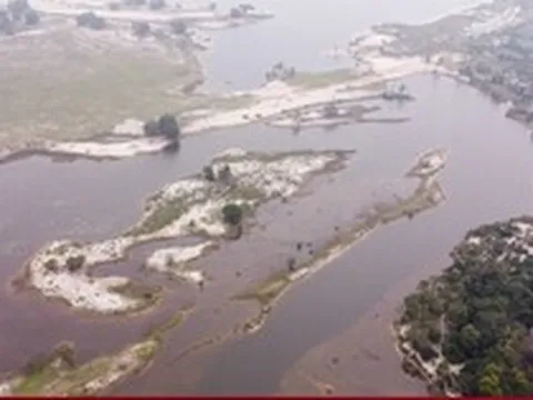 Cảnh hoang tàn trên mỏ sắt lớn nhất Đông Nam Á