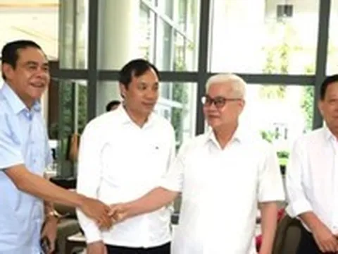 Lãnh đạo 10 tỉnh họp bàn phát triển khu công nghiệp hiện đại