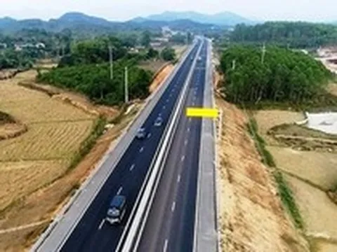 Đường cao tốc phải có tối thiểu 4 làn theo đúng tiêu chuẩn