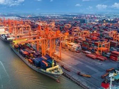 Cảng biển Việt Nam có lượng lưu thông hàng hóa và cho phép tiếp cận tàu container lớn nhất thế giới