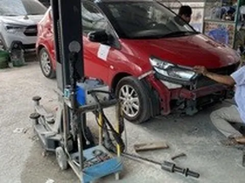 Phù phép ôtô cũ nát thành xe mới