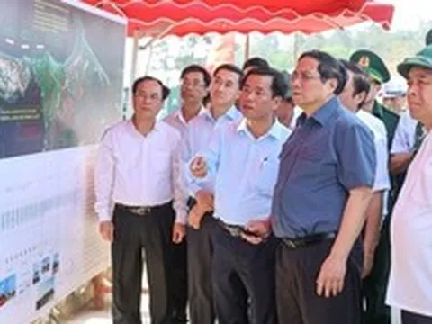 Thủ tướng kiểm tra tiến độ cầu vượt cửa biển Thuận An; thăm Bảo tàng Cổ vật cung đình Huế