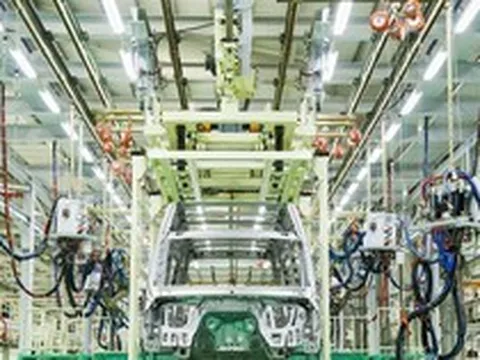 Hiệp hội ô tô đề xuất giảm, giãn thuế, phí: Có hợp lý?