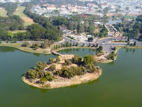 CLIP: Tháo dỡ công trình trên "đất vàng" Bích Câu (Đà Lạt)