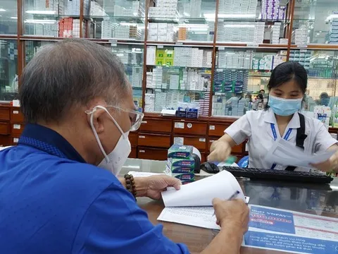 Cử tri kiến nghị niêm yết giá ở các cửa hàng thuốc, Bộ Tài chính nói gì?