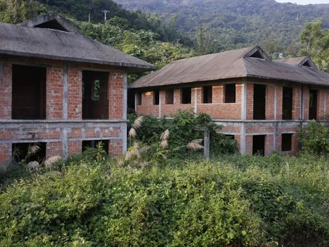 Cận cảnh hàng loạt biệt thự "ma" ở bán đảo Sơn Trà