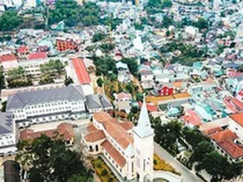 Đà Lạt ngột ngạt bê tông