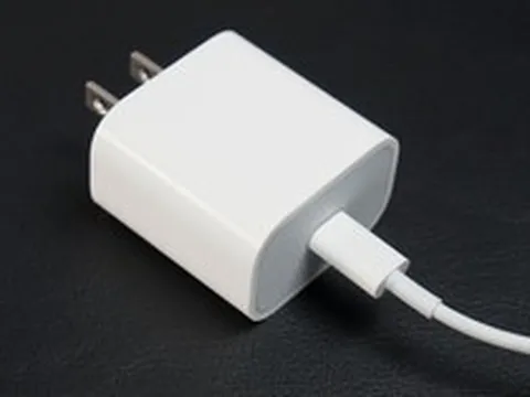 Apple sắp kiếm thêm hàng tỷ USD chỉ nhờ sản phẩm ‘chính hãng’ này, Việt Nam đang bán với giá 700.000 đồng/chiếc