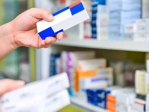 Cử tri kiến nghị nhà thuốc phải niêm yết giá thuốc, Bộ Tài chính nói gì?