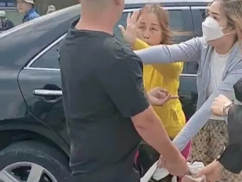 Vụ cô gái 18 tuổi bị lôi khỏi ôtô, lột quần áo giữa phố: Đã xác định được nhóm đối tượng