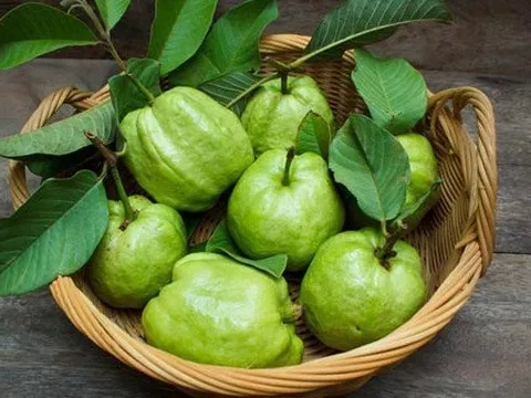 Loại quả nhiều vitamin C gấp 4 lần cam nhưng nhóm người này hạn chế ăn