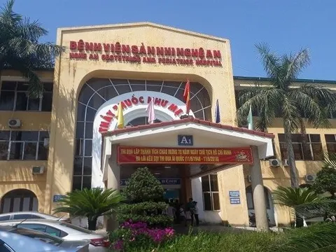 Bé gái 9 tuổi ngộ độc nặng do uống nhầm thuốc điều trị tâm thần của bố