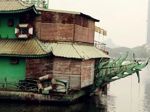 Ảnh: Những chiếc “tàu ma” cuối cùng ở Hồ Tây