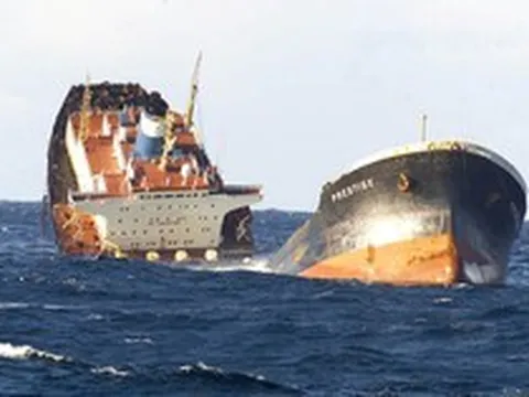 Nhu cầu tăng cao, 'hạm đội bóng tối' với các con tàu vốn đã đến tuổi 'nghỉ hưu' vẫn phải ngày đêm chở dầu Nga đi khắp thế giới