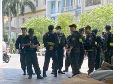 Hàng trăm cảnh sát kiểm tra công ty tài chính ở TPHCM