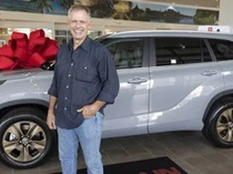 Toyota tặng chiếc mới tinh tiền tỷ cho khách bị mất xe nhưng vị khách này cũng không phải dạng vừa