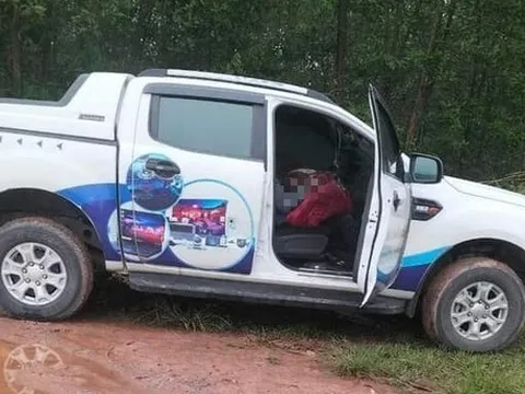 Đôi vợ chồng chết bất thường trong xe ôtô bán tải