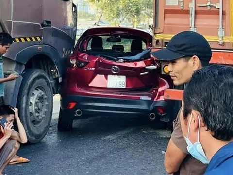 Đằng sau những bức ảnh TNGT: Cái kết đắng cho tài xế muốn hơn thua cùng công-ten-nơ