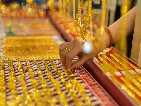 Giá vàng trong nước đi ngang khi giá thế giới tăng mạnh