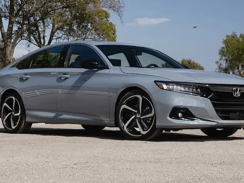 Cả tháng chật vật bán được 1 xe, "đối thủ ngáng đường Toyota Camry" sẽ bị nhấn chìm tại Việt Nam?