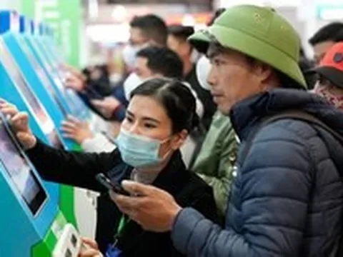 Tăng trần giá vé máy bay: Cần cân nhắc kỹ
