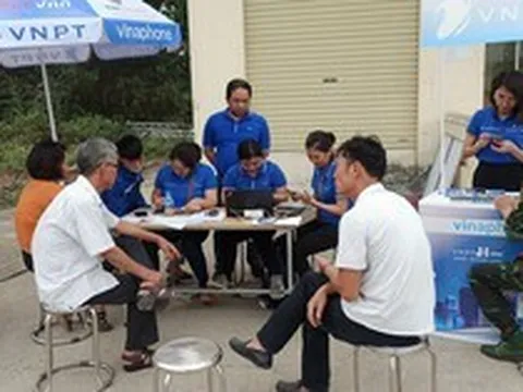 Nhà mạng mở thêm quầy, làm thêm giờ để bớt khóa sim khách hàng