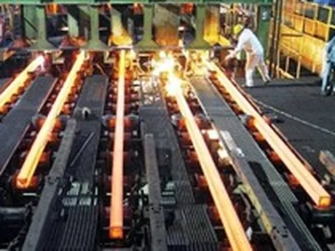 Sản xuất, tiêu thụ thép rơi vào thế 'gọng kìm', ngành thép vượt khó thế nào năm 2023?