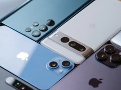 ‘Mỗi năm đổi một smartphone’ là bất hợp lý, hại đủ đường