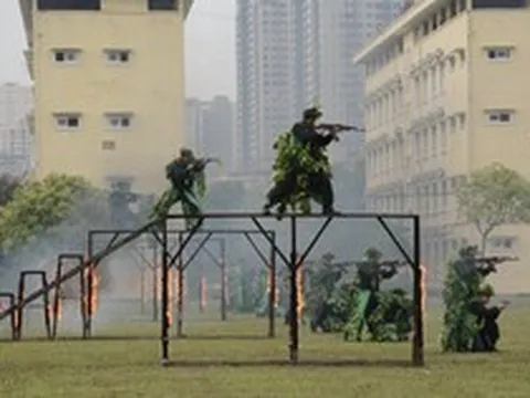 Đề xuất tăng tuổi phục vụ trong Công an nhân dân, riêng nữ sĩ quan cấp Tướng vẫn giữ nguyên