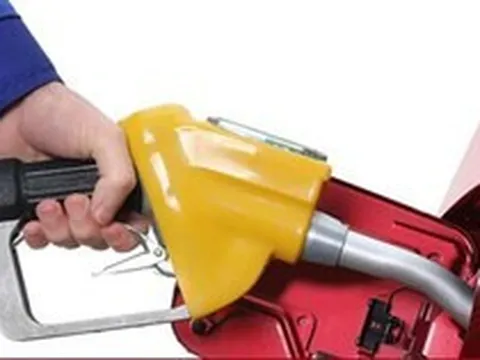 Giá xăng trong nước kỳ tới thế nào?