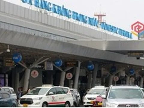 Thu phí taxi vào sân bay: “Trăm dâu lại đổ đầu” hành khách