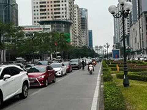 Cứ 8 người ở Hà Nội lại có 1 người sở hữu xe ô tô