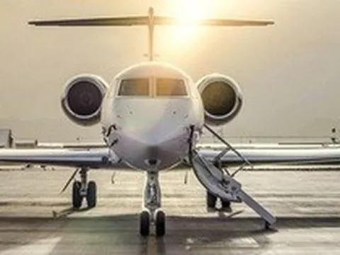 Giá vé máy bay tăng kịch trần